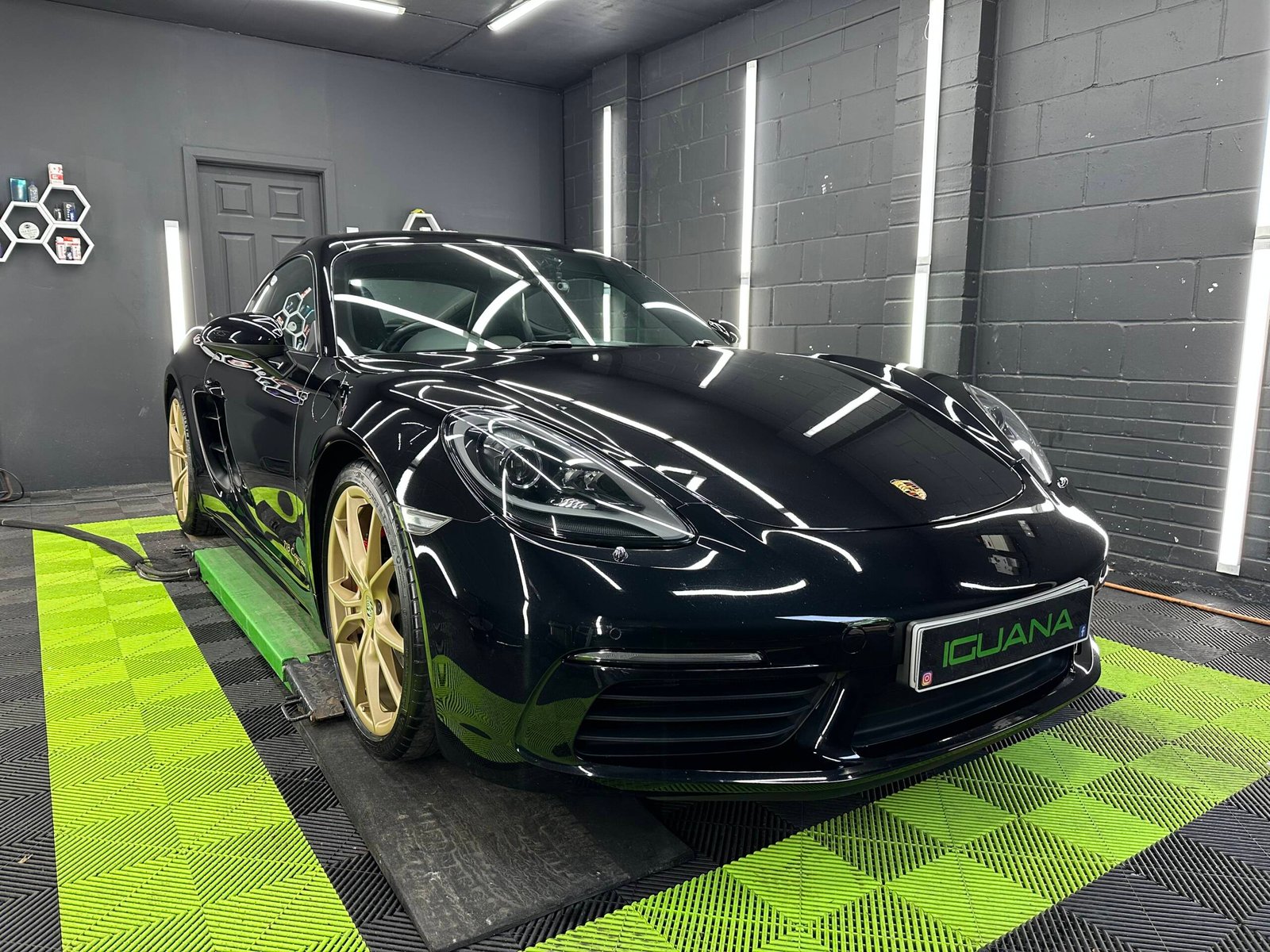Porsche Cayman